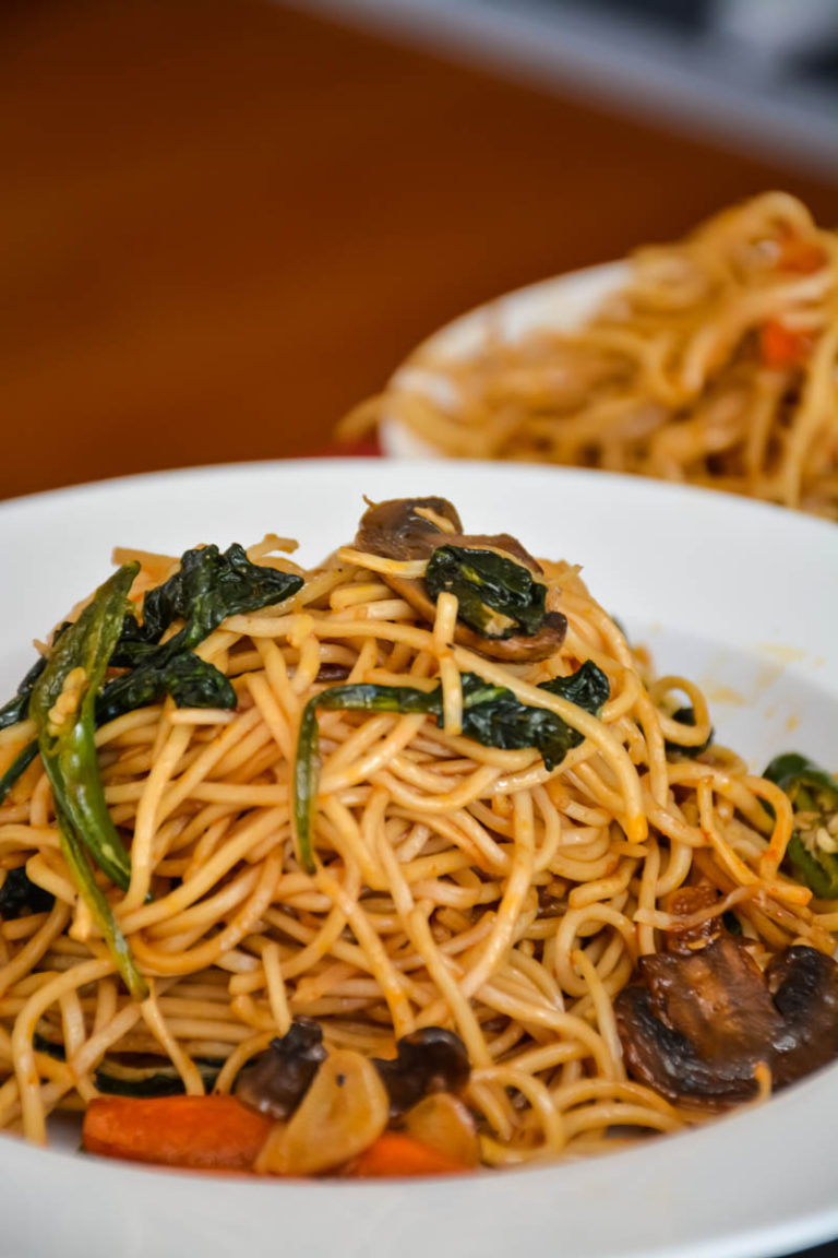 mushroom-vegetable-chow-mein-relish-the-bite